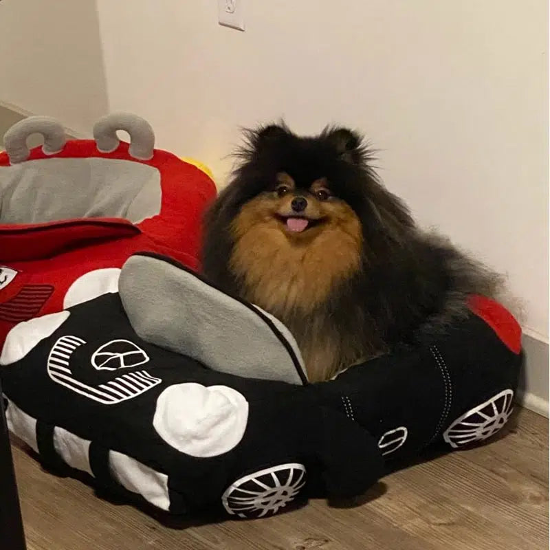 SpeedyBed | Panier en forme de voiture pour chien