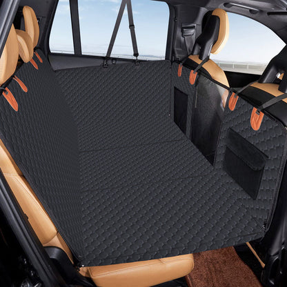 Housse de siège auto CarProtect pour chien, en tissu Oxford imperméable, avec fond rigide, fenêtre en maille, et base antidérapante, pour des trajets confortables et sécurisés.