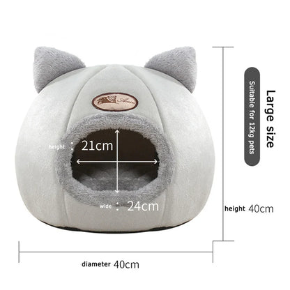 Maison DouceTanière pour chat et petit chien, en peluche douce, design semi-fermé et coussin amovible, parfaite pour un confort optimal et un look élégant.