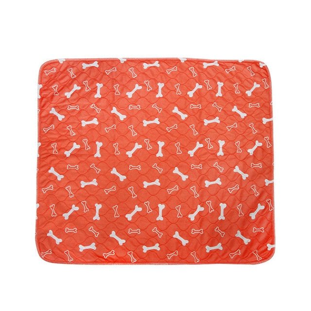 Tapis réutilisable EcoPad pour chien, absorbant et imperméable, lavable en machine, idéal pour l'entraînement et la protection des sols.