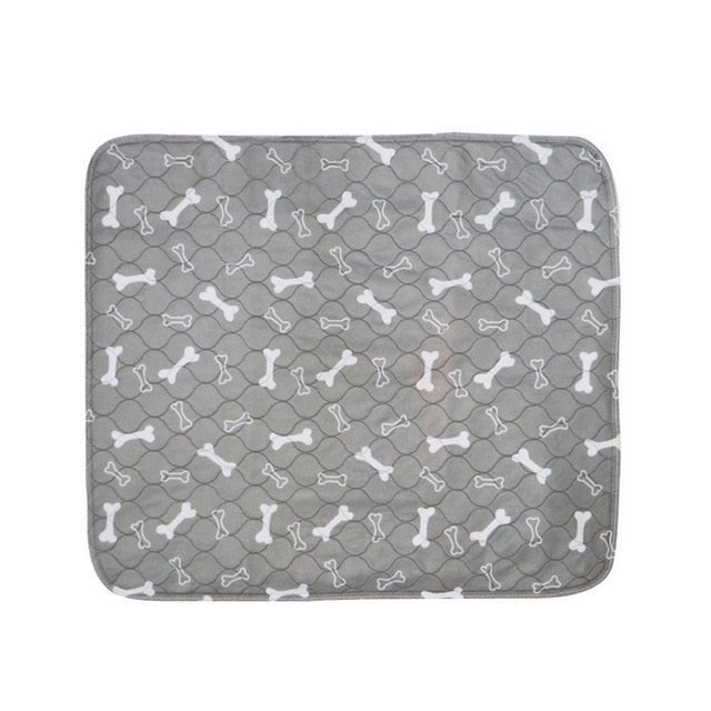 Tapis réutilisable EcoPad pour chien, absorbant et imperméable, lavable en machine, idéal pour l'entraînement et la protection des sols.